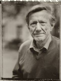 Svart/vit foto, portr�tt av f�rfattaren Anders Bergdahl. Fotograf: Cato Lein.